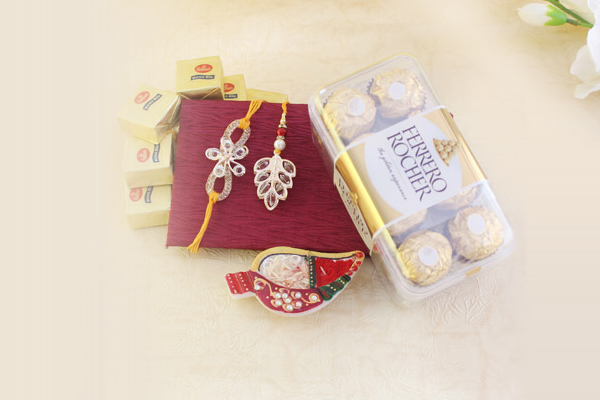 Gladden Your Bhaiya and Bhabhi by Sending Amazing Rakhi Gifts to UK!