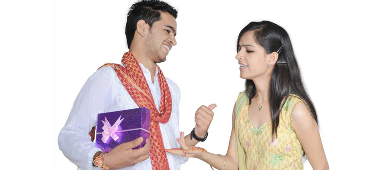 How To Pamper Your Elder Brother On The Eve Of Rakhi? – Rakhi Bazaar Blog