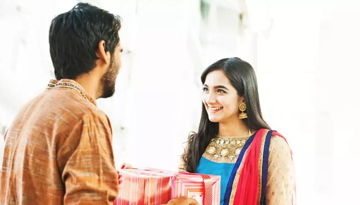 How to Surprise Brother on Raksha Bandhan.