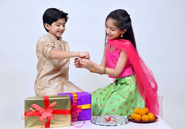 Raksha Bandhan Gift Ideas, Rakhi Gifts for Sisters and Brothers - Festivals-cacanhphuclong.com.vn