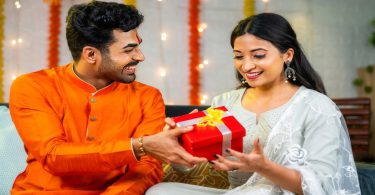 10 Fashion Forward Rakhi Gifts for Your Stylish Sibling