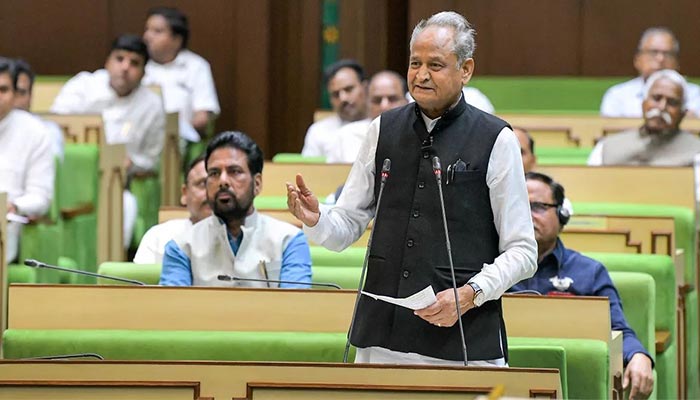 CM Gehlot has announced to give free smartphones to women from Raksha Bandhan 2023